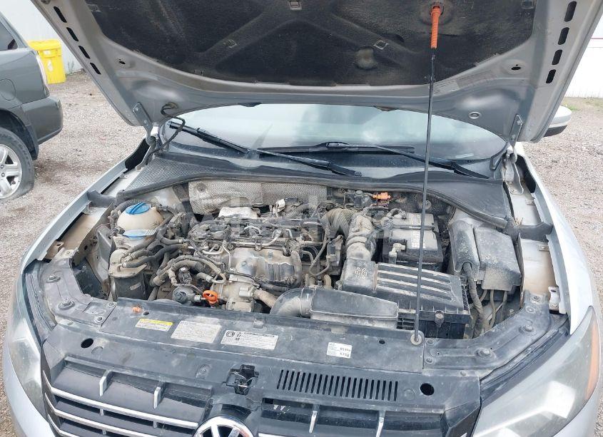 Photo 10 of 2013 Volkswagen Passat 2.0L TDI SE (VIN 1VWBN7A30DC056730)