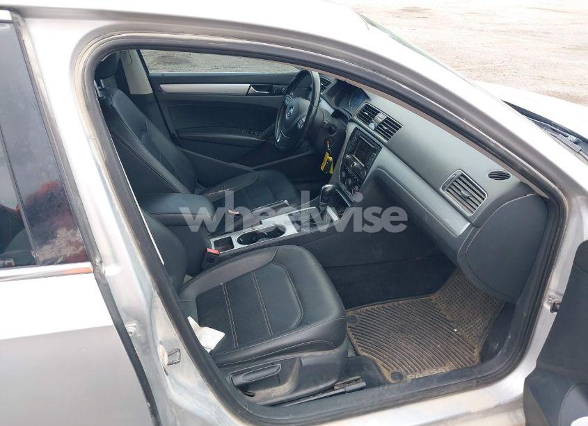 Photo 5 of 2013 Volkswagen Passat 2.0L TDI SE (VIN 1VWBN7A30DC056730)