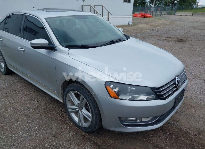 Photo 6 of 2013 Volkswagen Passat 2.0L TDI SE (VIN 1VWBN7A30DC056730)
