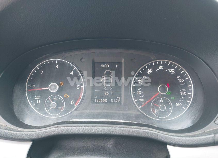 Photo 7 of 2013 Volkswagen Passat 2.0L TDI SE (VIN 1VWBN7A30DC056730)