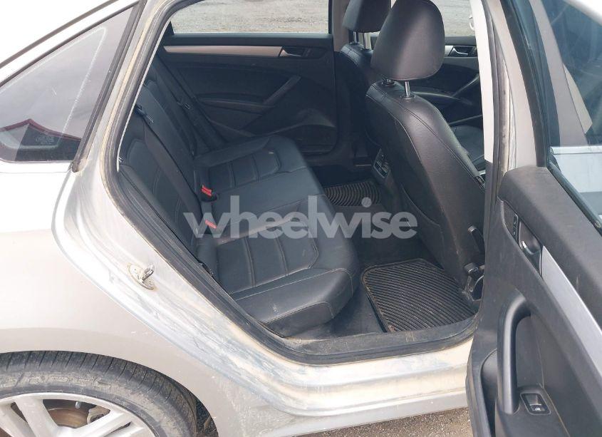 Photo 8 of 2013 Volkswagen Passat 2.0L TDI SE (VIN 1VWBN7A30DC056730)