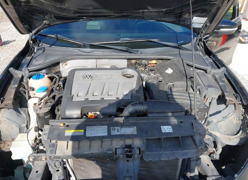 Photo 10 of 2013 Volkswagen Passat 2.0L TDI SE (VIN 1VWBN7A30DC092675)