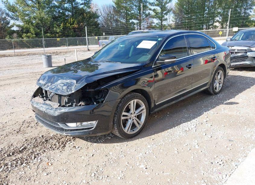 Photo 2 of 2013 Volkswagen Passat 2.0L TDI SE (VIN 1VWBN7A30DC092675)