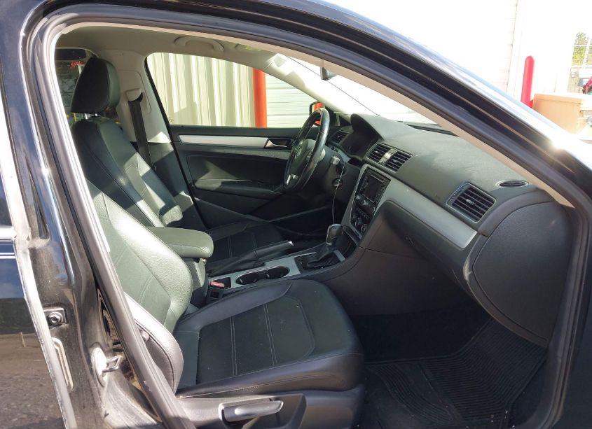 Photo 5 of 2013 Volkswagen Passat 2.0L TDI SE (VIN 1VWBN7A30DC092675)