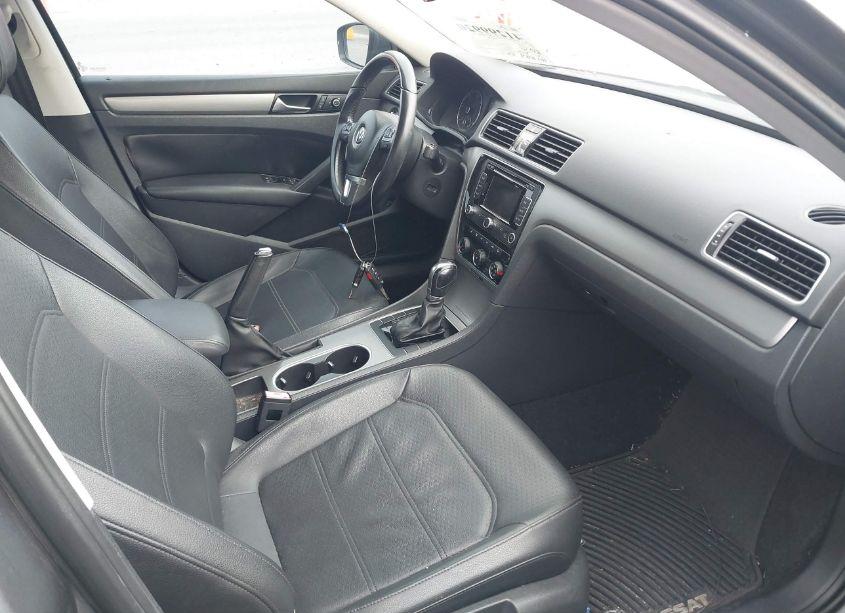 Photo 5 of 2014 Volkswagen Passat 2.0L TDI SE (VIN 1VWBN7A30EC001521)