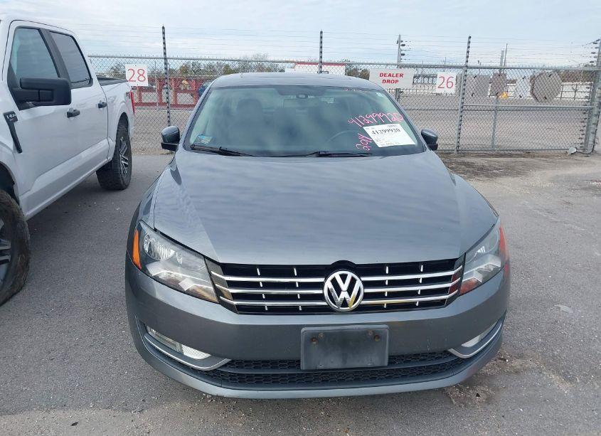 Photo 6 of 2014 Volkswagen Passat 2.0L TDI SE (VIN 1VWBN7A30EC001521)