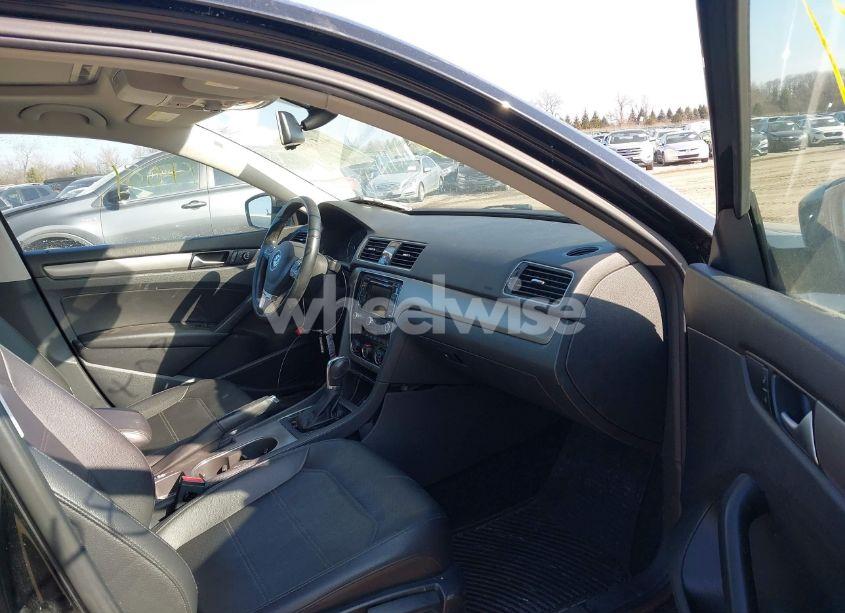 Photo 5 of 2014 Volkswagen Passat 2.0L TDI SE (VIN 1VWBN7A30EC086392)