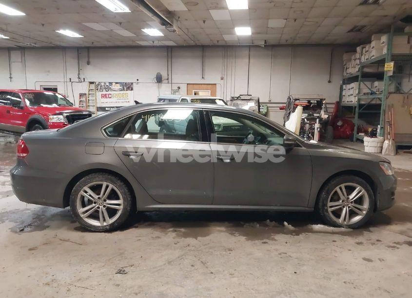 Photo 14 of 2014 Volkswagen Passat 2.0L TDI SE (VIN 1VWBN7A30EC106768)