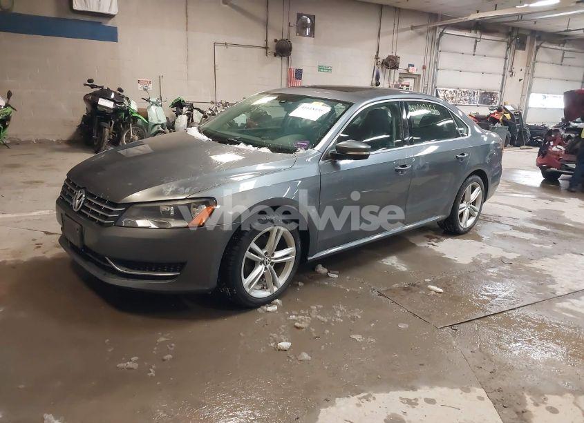 Photo 2 of 2014 Volkswagen Passat 2.0L TDI SE (VIN 1VWBN7A30EC106768)