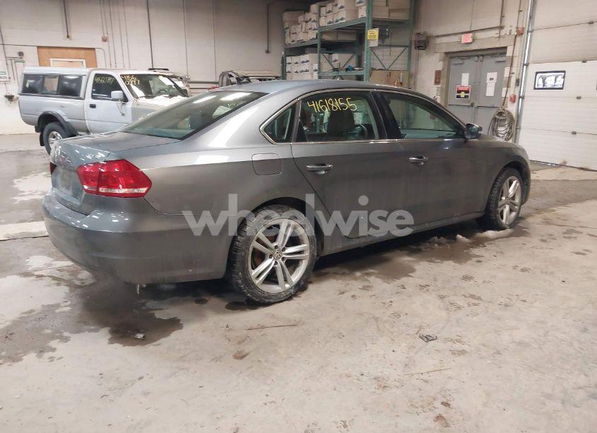 Photo 4 of 2014 Volkswagen Passat 2.0L TDI SE (VIN 1VWBN7A30EC106768)