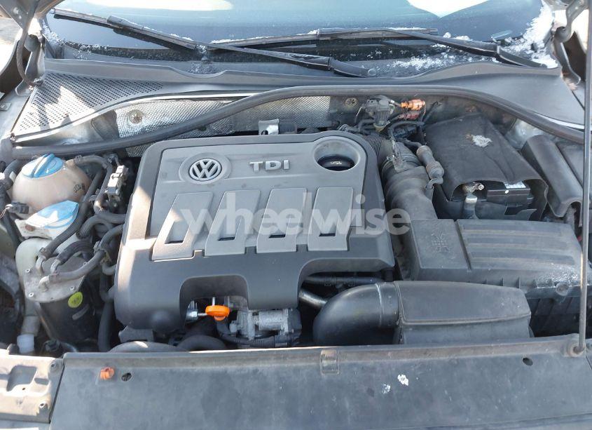 Photo 10 of 2012 Volkswagen Passat 2.0L TDI SE (VIN 1VWBN7A31CC010032)