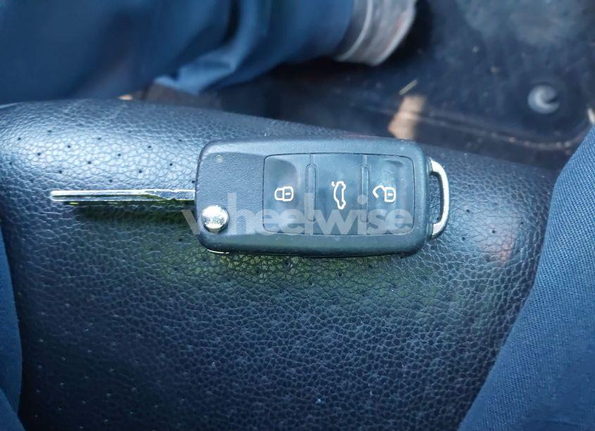 Photo 11 of 2012 Volkswagen Passat 2.0L TDI SE (VIN 1VWBN7A31CC010032)