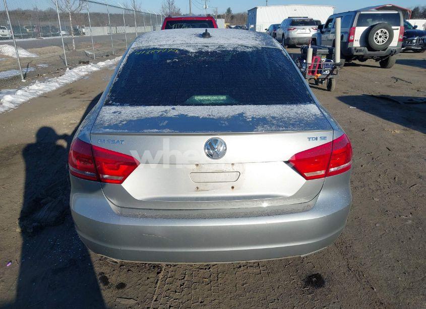 Photo 16 of 2012 Volkswagen Passat 2.0L TDI SE (VIN 1VWBN7A31CC010032)
