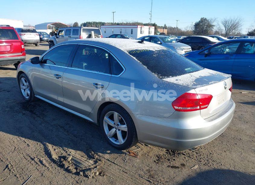Photo 3 of 2012 Volkswagen Passat 2.0L TDI SE (VIN 1VWBN7A31CC010032)