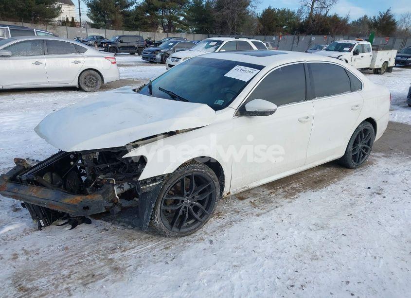 Photo 2 of 2012 Volkswagen Passat 2.0L TDI SE (VIN 1VWBN7A31CC044441)