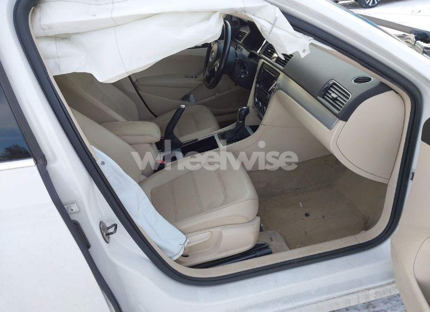 Photo 5 of 2012 Volkswagen Passat 2.0L TDI SE (VIN 1VWBN7A31CC044441)