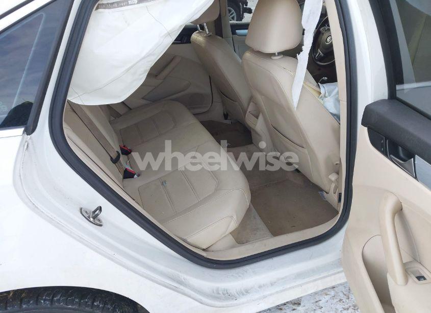 Photo 8 of 2012 Volkswagen Passat 2.0L TDI SE (VIN 1VWBN7A31CC044441)