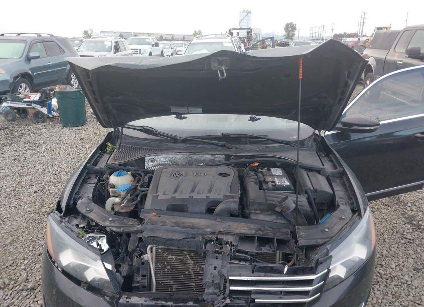 Photo 10 of 2012 Volkswagen Passat 2.0L TDI SE (VIN 1VWBN7A31CC097639)