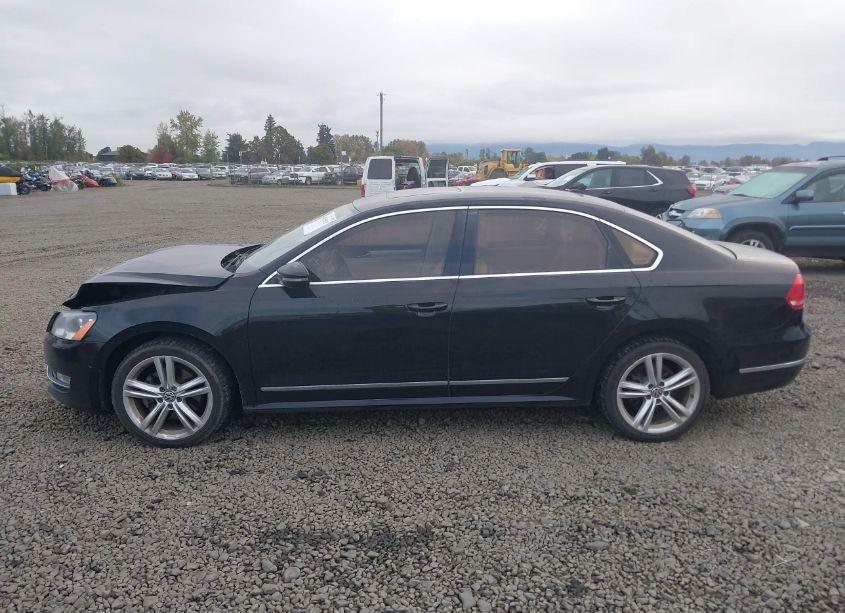 Photo 14 of 2012 Volkswagen Passat 2.0L TDI SE (VIN 1VWBN7A31CC097639)