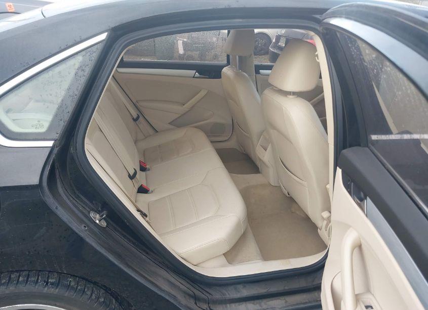 Photo 8 of 2012 Volkswagen Passat 2.0L TDI SE (VIN 1VWBN7A31CC097639)
