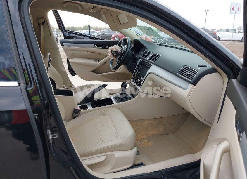 Photo 5 of 2012 Volkswagen Passat 2.0L TDI SE (VIN 1VWBN7A31CC104900)