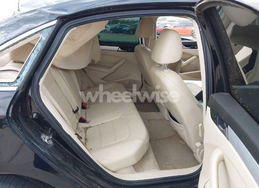 Photo 8 of 2012 Volkswagen Passat 2.0L TDI SE (VIN 1VWBN7A31CC104900)