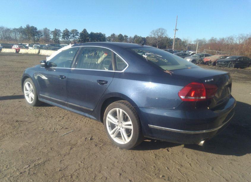 Photo 3 of 2013 Volkswagen Passat 2.0L TDI SE (VIN 1VWBN7A31DC043520)