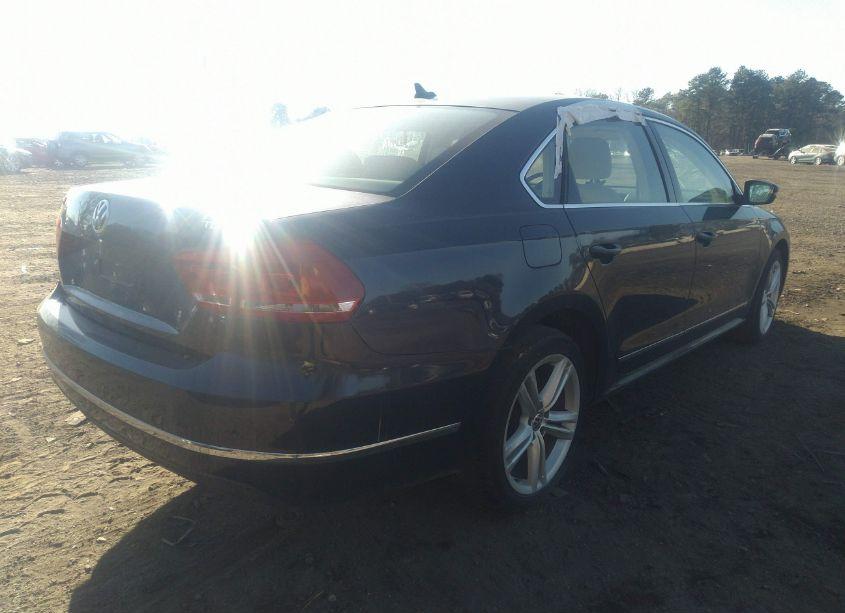 Photo 4 of 2013 Volkswagen Passat 2.0L TDI SE (VIN 1VWBN7A31DC043520)