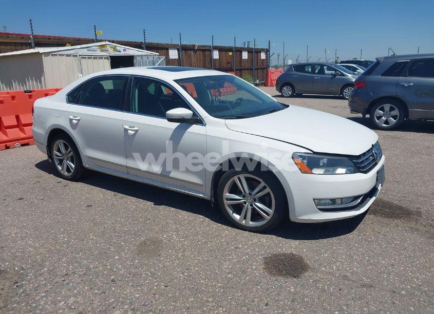 2013 Volkswagen Passat 2.0L TDI SE (VIN 1VWBN7A31DC056185) main photo