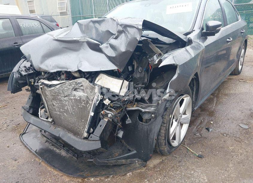 Photo 6 of 2013 Volkswagen Passat SE (VIN 1VWBN7A31DC113369)