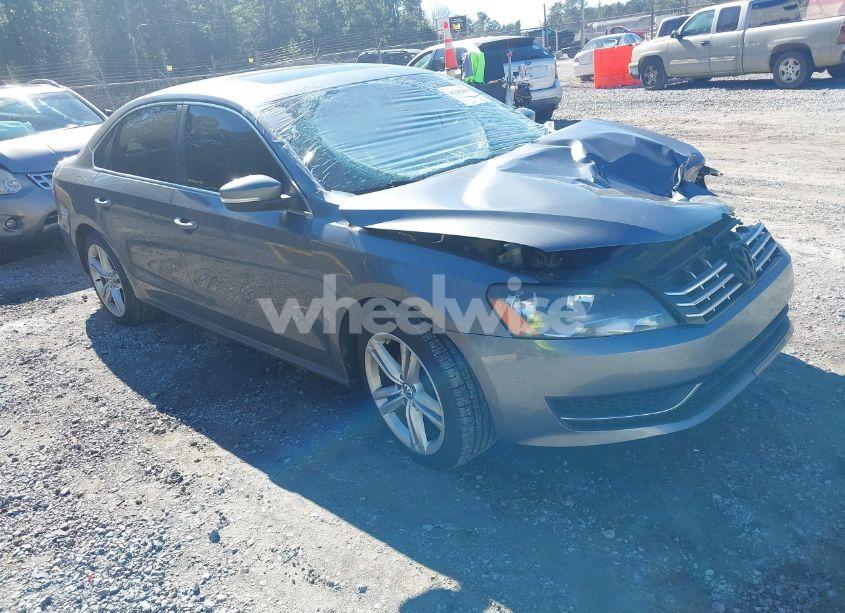 2014 Volkswagen Passat 2.0L TDI SE (VIN 1VWBN7A31EC025763) main photo