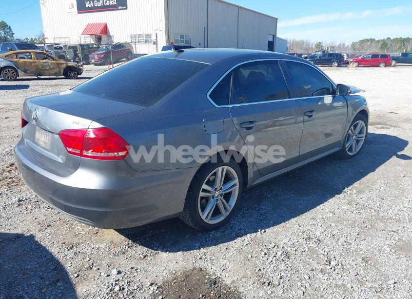 Photo 4 of 2014 Volkswagen Passat 2.0L TDI SE (VIN 1VWBN7A31EC025763)