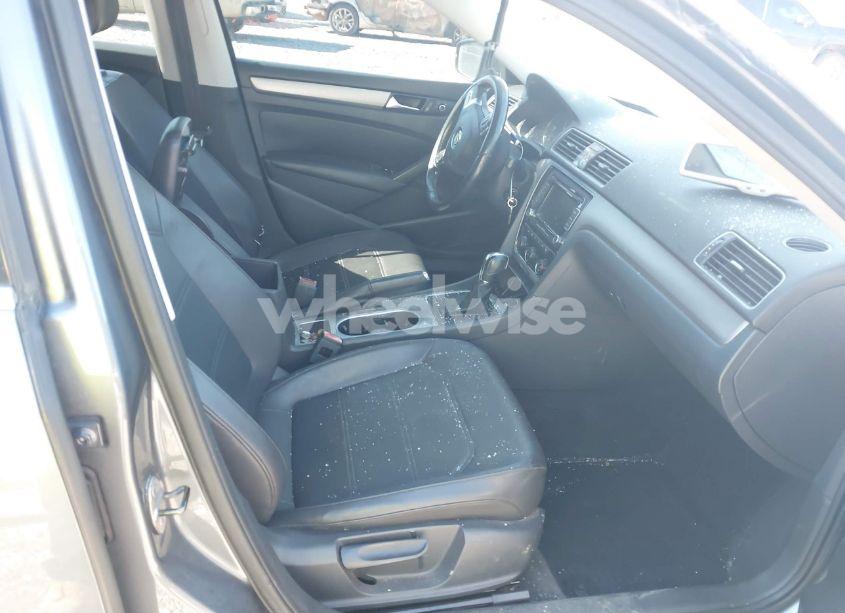 Photo 5 of 2014 Volkswagen Passat 2.0L TDI SE (VIN 1VWBN7A31EC025763)