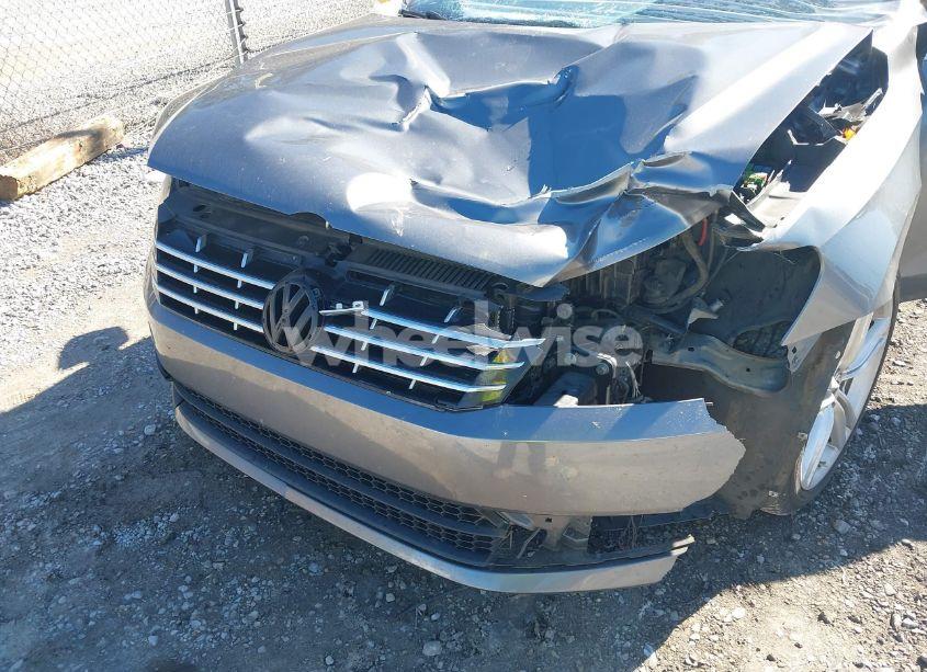 Photo 6 of 2014 Volkswagen Passat 2.0L TDI SE (VIN 1VWBN7A31EC025763)