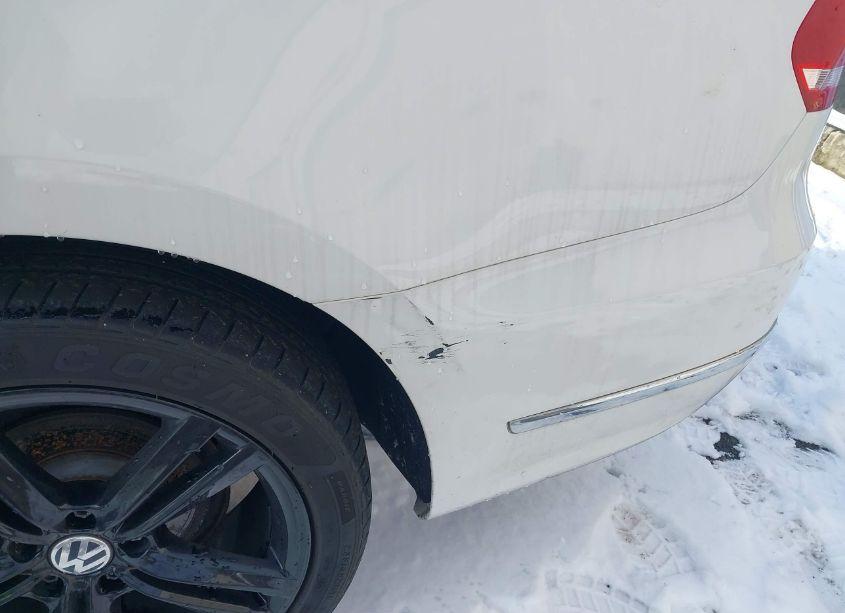 Photo 12 of 2014 Volkswagen Passat 2.0L TDI SE (VIN 1VWBN7A31EC043700)