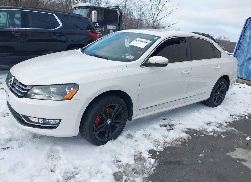 Photo 2 of 2014 Volkswagen Passat 2.0L TDI SE (VIN 1VWBN7A31EC043700)