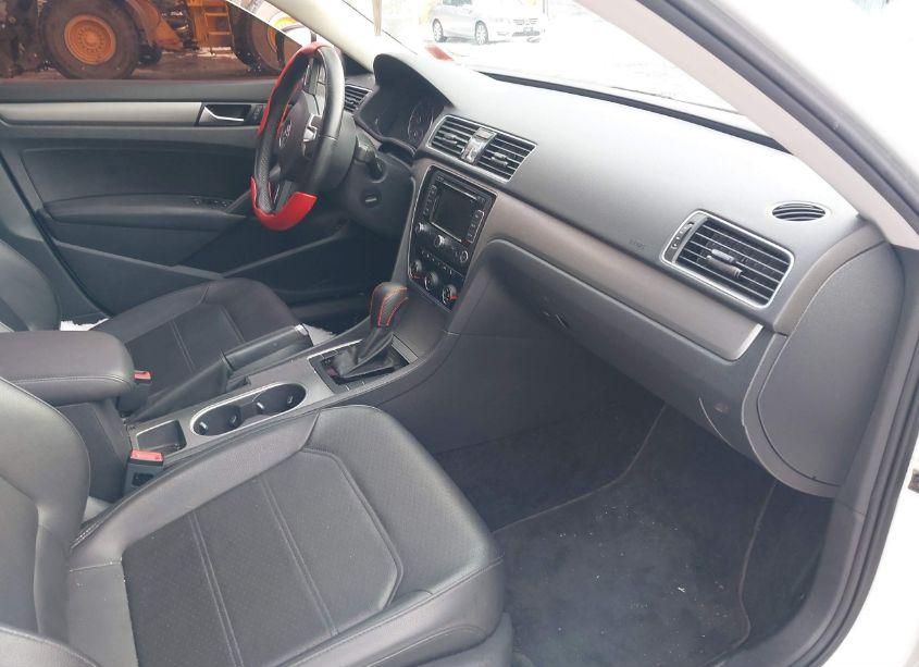 Photo 5 of 2014 Volkswagen Passat 2.0L TDI SE (VIN 1VWBN7A31EC043700)