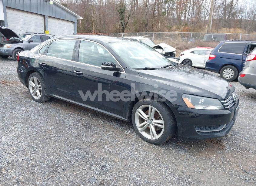 2014 Volkswagen Passat 2.0L TDI SE (VIN 1VWBN7A31EC054728) main photo