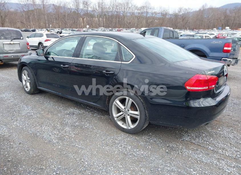 Photo 3 of 2014 Volkswagen Passat 2.0L TDI SE (VIN 1VWBN7A31EC054728)