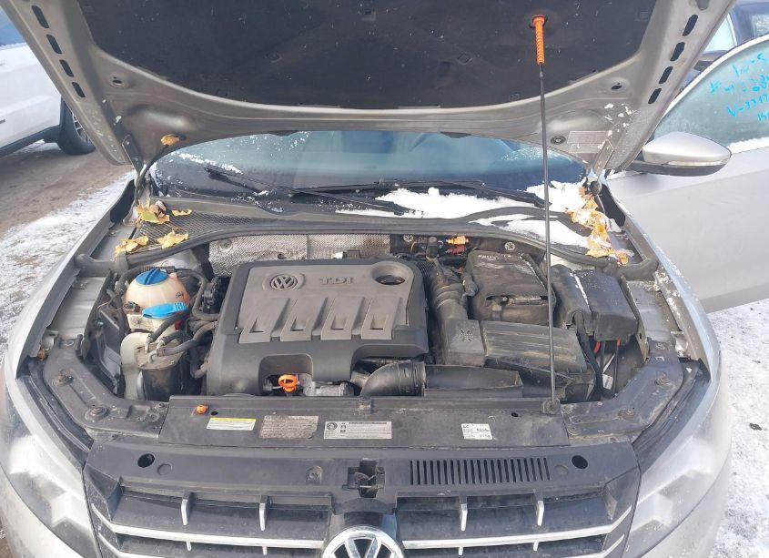 Photo 10 of 2012 Volkswagen Passat 2.0L TDI SE (VIN 1VWBN7A32CC033397)