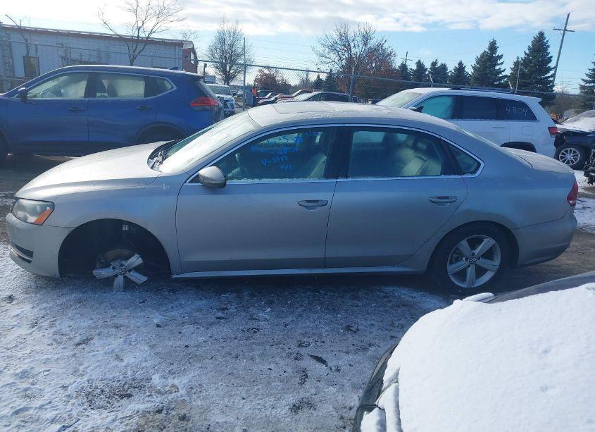 Photo 14 of 2012 Volkswagen Passat 2.0L TDI SE (VIN 1VWBN7A32CC033397)