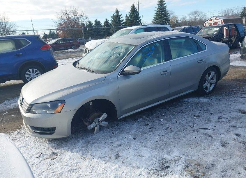 Photo 2 of 2012 Volkswagen Passat 2.0L TDI SE (VIN 1VWBN7A32CC033397)