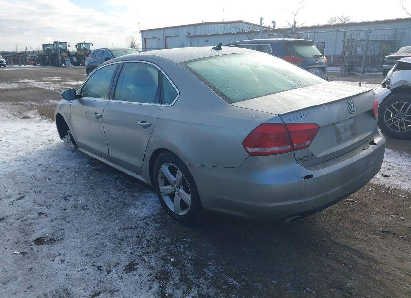 Photo 3 of 2012 Volkswagen Passat 2.0L TDI SE (VIN 1VWBN7A32CC033397)