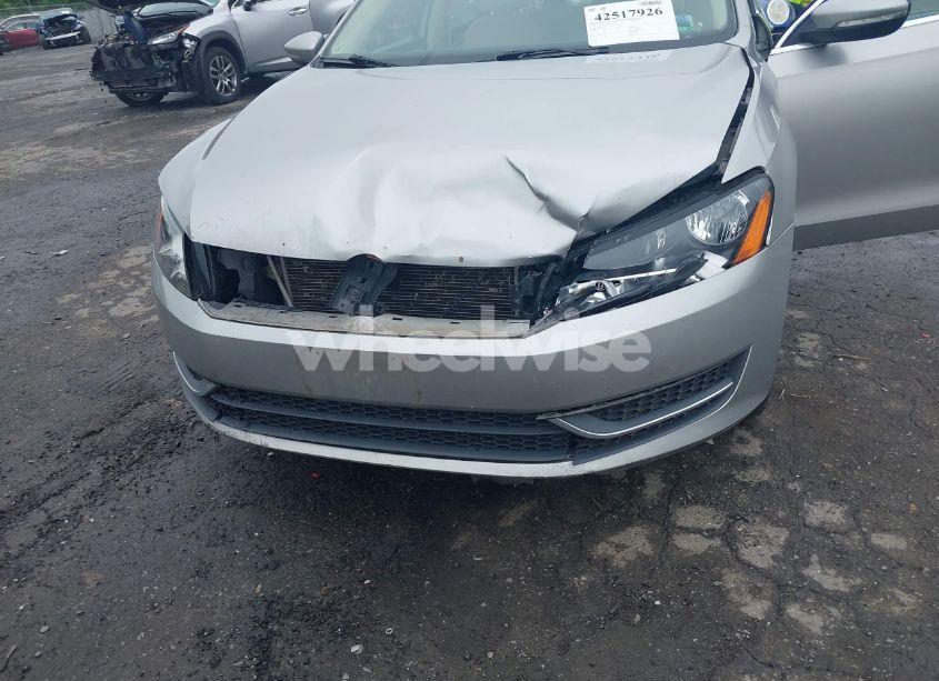 Photo 6 of 2012 Volkswagen Passat 2.0L TDI SE (VIN 1VWBN7A32CC045257)