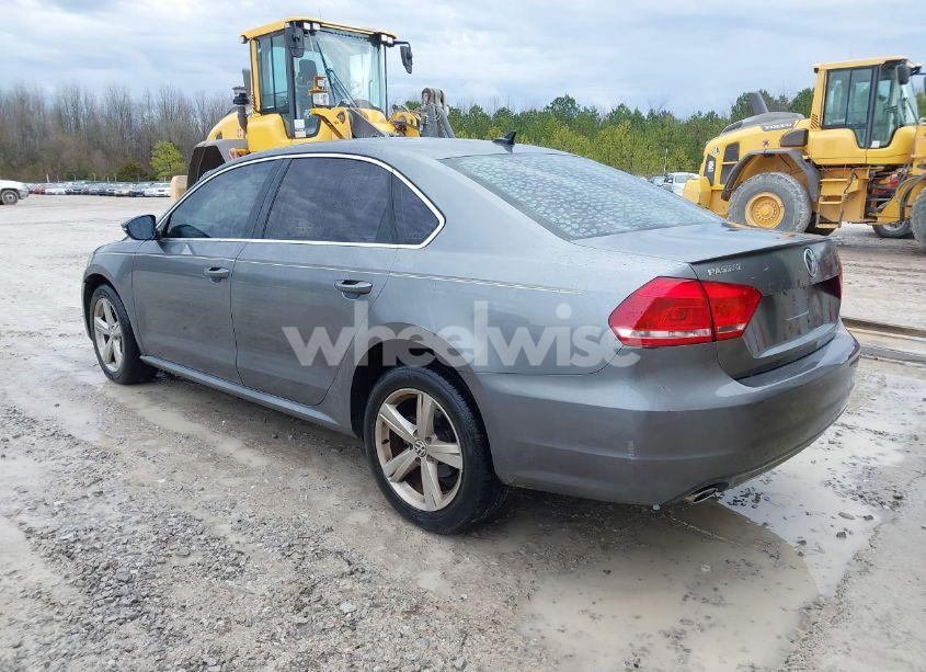 Photo 3 of 2012 Volkswagen Passat 2.0L TDI SE (VIN 1VWBN7A32CC090053)