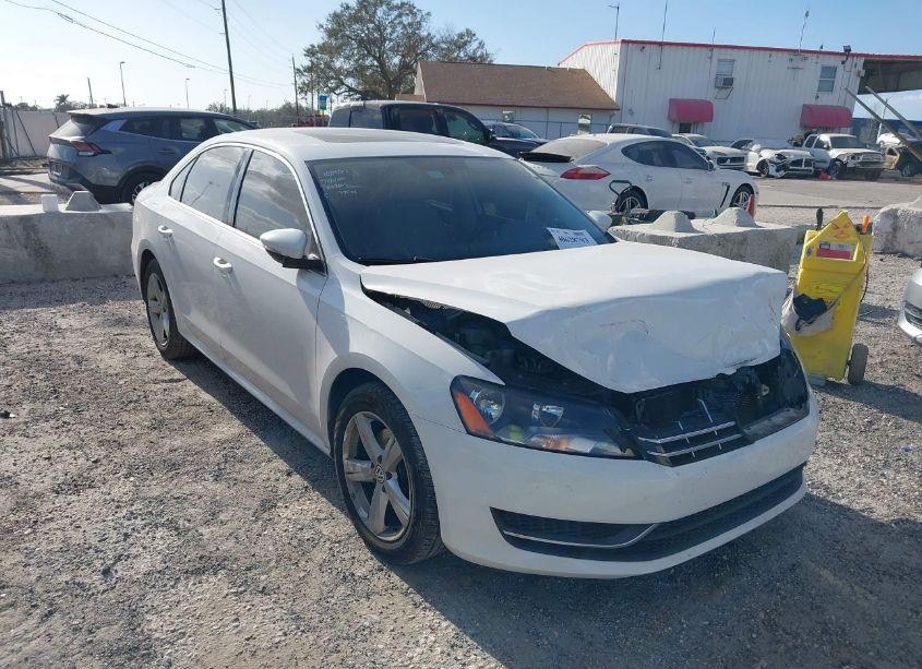 2012 Volkswagen Passat 2.0L TDI SE (VIN 1VWBN7A32CC104842) main photo