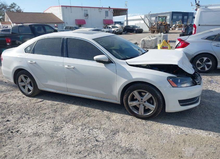 Photo 13 of 2012 Volkswagen Passat 2.0L TDI SE (VIN 1VWBN7A32CC104842)