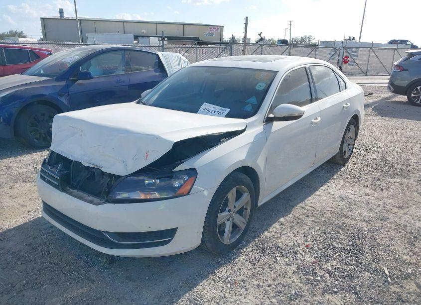Photo 2 of 2012 Volkswagen Passat 2.0L TDI SE (VIN 1VWBN7A32CC104842)