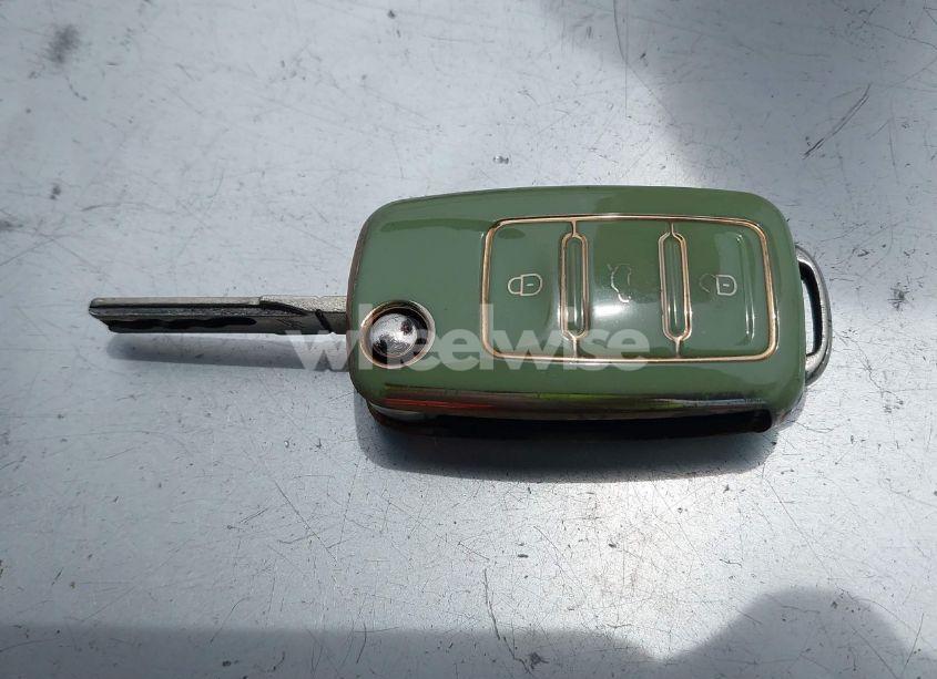 Photo 11 of 2013 Volkswagen Passat 2.0L TDI SE (VIN 1VWBN7A32DC059970)