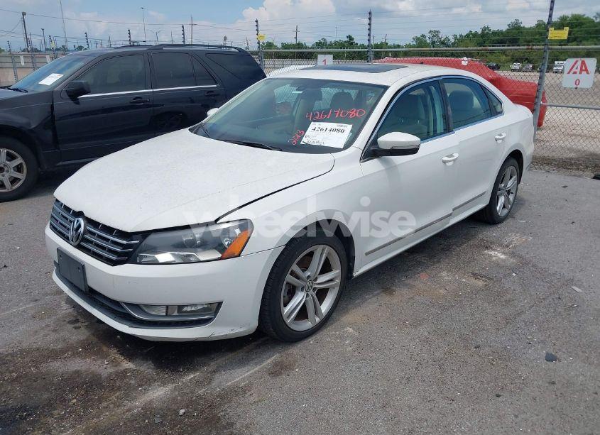 Photo 2 of 2013 Volkswagen Passat 2.0L TDI SE (VIN 1VWBN7A32DC059970)